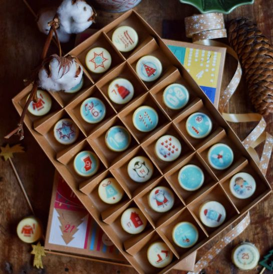 galletas decoradas en caja para navidad